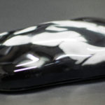 白から黒にカラーが変色するサーモクロミック